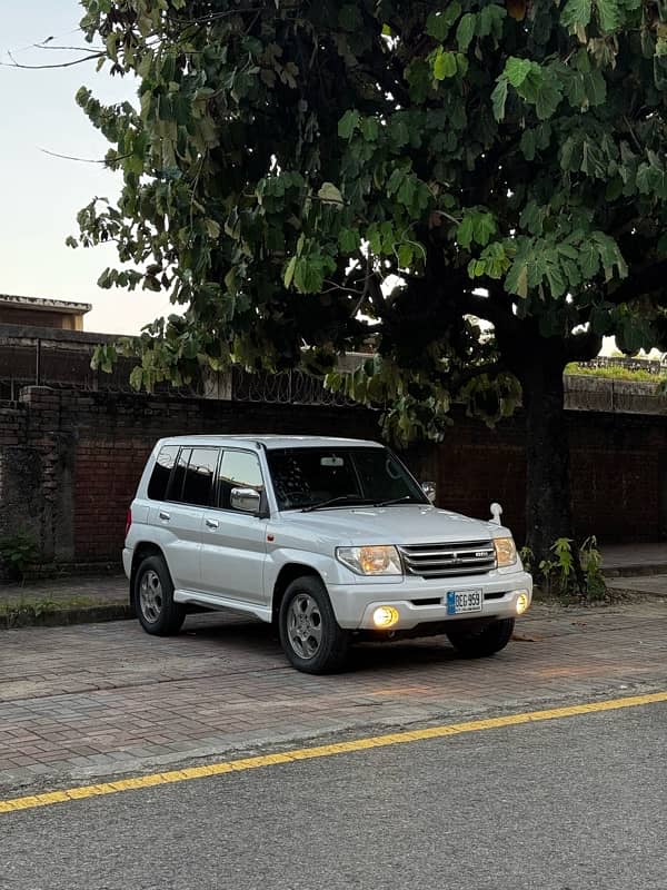 Mitsubishi Pajero 2001 0