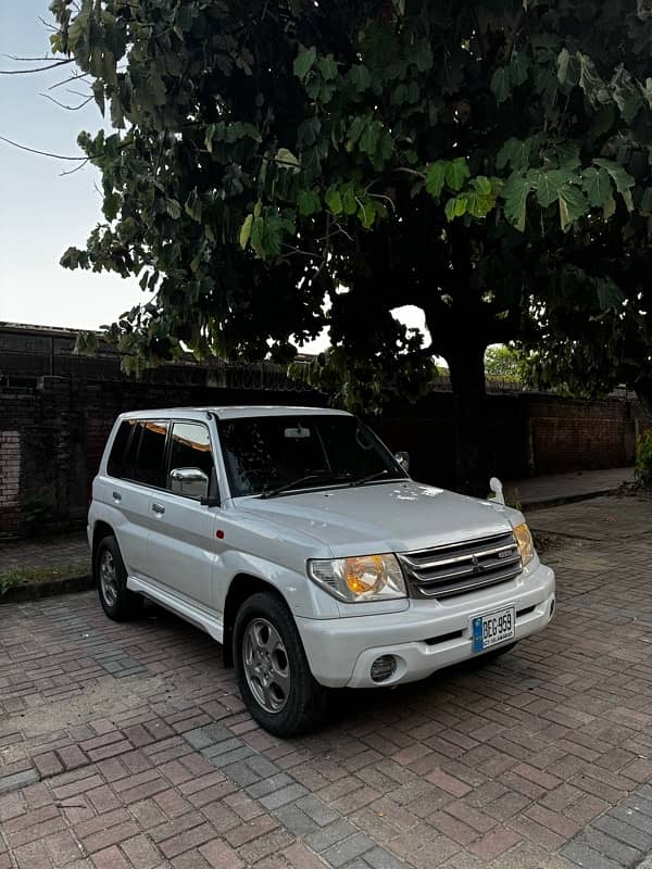 Mitsubishi Pajero 2001 1