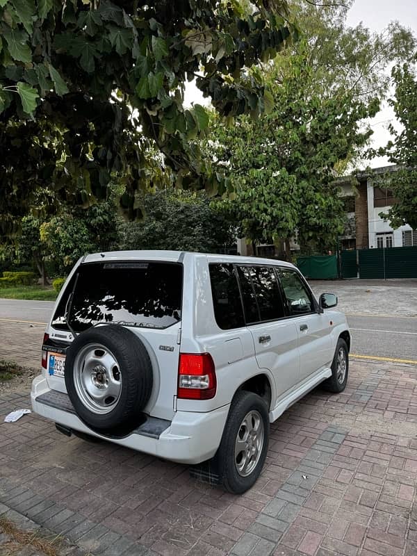 Mitsubishi Pajero 2001 2