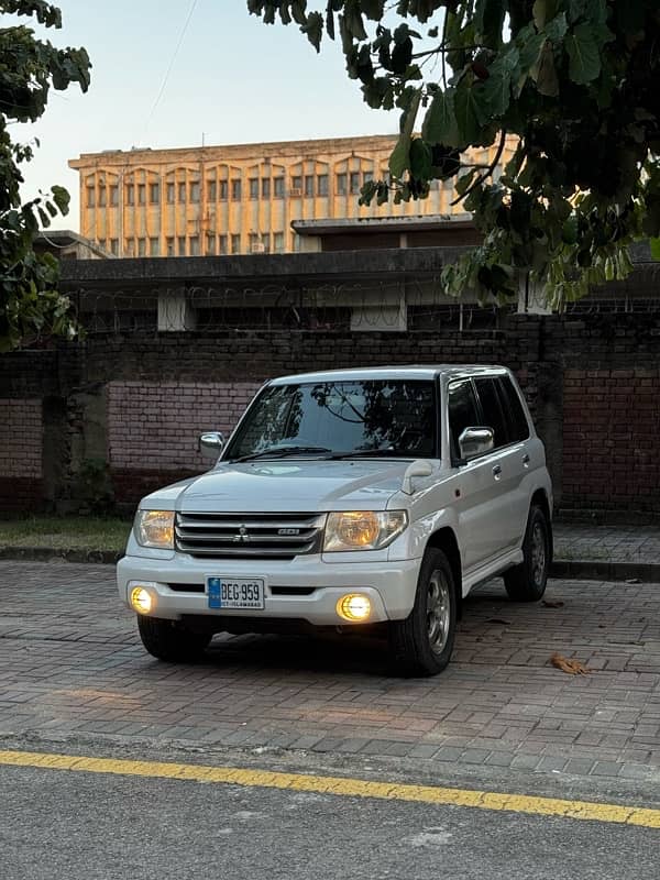 Mitsubishi Pajero 2001 8