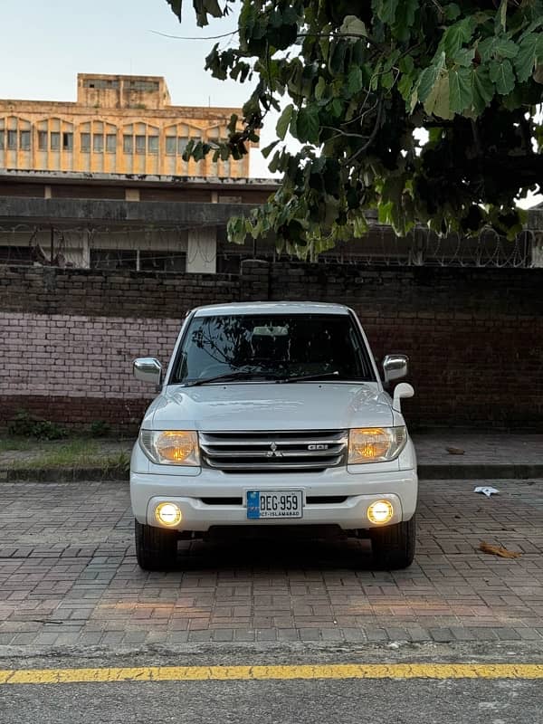 Mitsubishi Pajero 2001 11