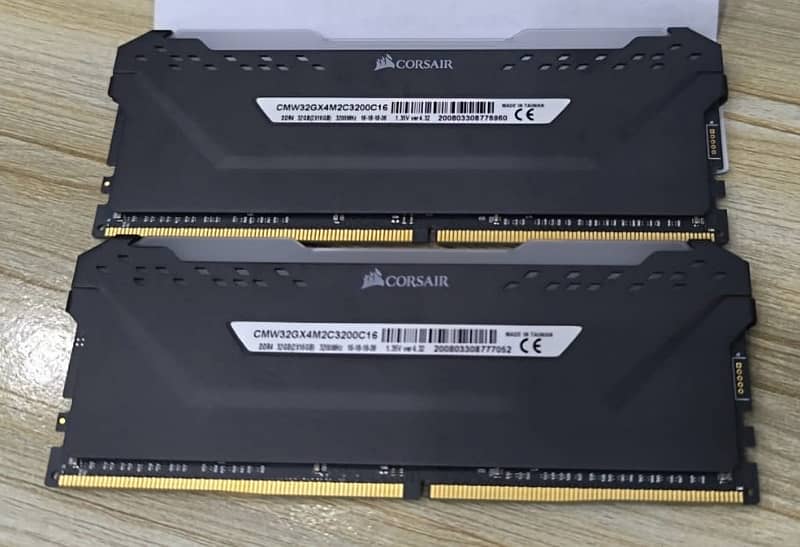 Corsair Vengeance Pro RGB 32GB DDR4 RAM 1