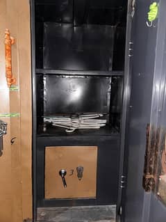 Three door Iron Almari safe 0