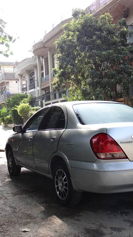 Nissan Sunny 2010 1