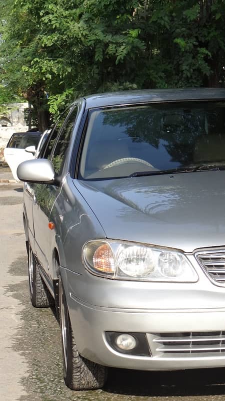 Nissan Sunny 2010 6