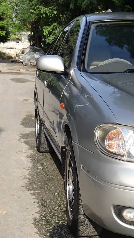 Nissan Sunny 2010 9