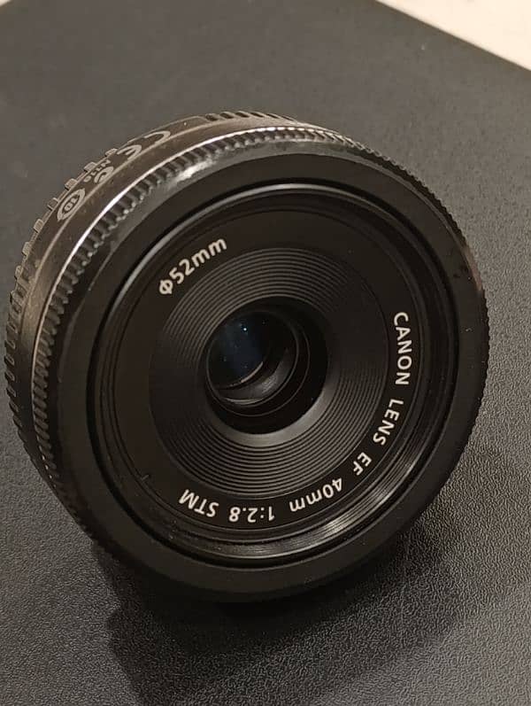 CANON 40mm F/2.8 STM Lens 3