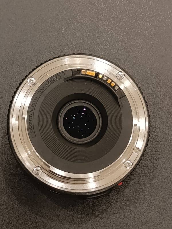 CANON 40mm F/2.8 STM Lens 5