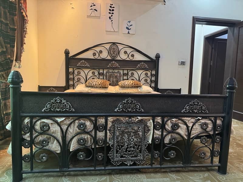 iron double bed 1