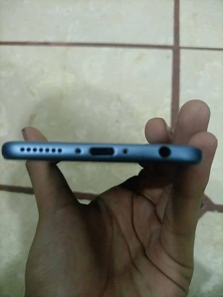 Huawei nova 2 plus in excellent condition 4/128 6