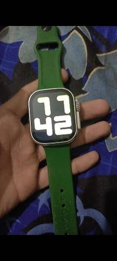 new watch hai urgently sale krni hai