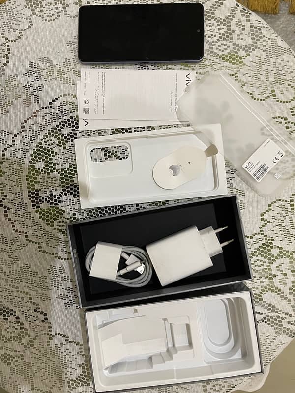 vivo V27e 8/256 10/10 condition 3