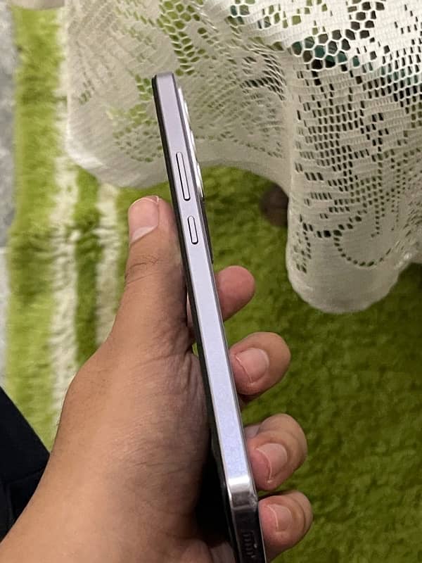 vivo V27e 8/256 10/10 condition 5