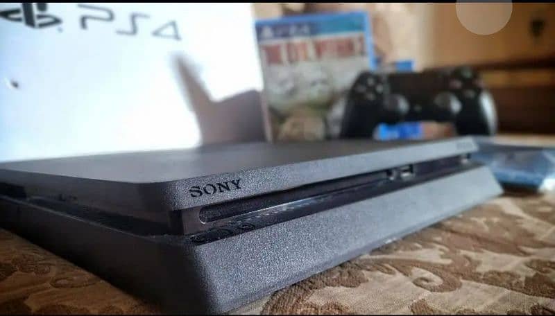 PS4 1TB sealed with Box & 3 Controllers 2