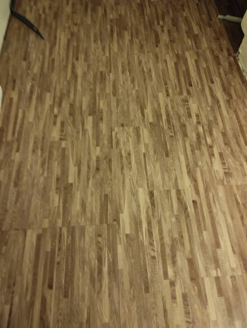 Vinyl flooring 0