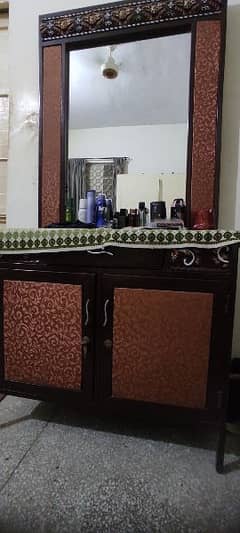 Dressing table.