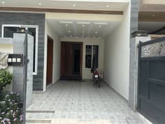 6 MARLA NASHEMAN-E-IQBAL PHASE 2 THREE STORY HOUSE FOR RENT