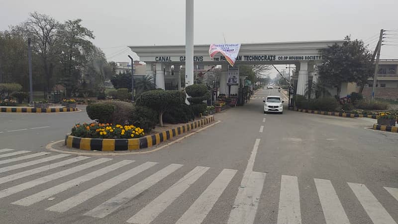 4 MARLA COMMERCIAL PLOT FOR SALE B BLOCK CANAL GARDEN LAHORE 0