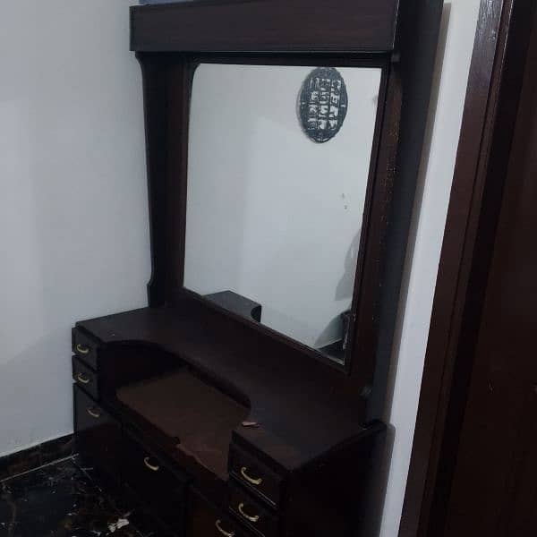 Dressing Table with 2x Side Tables 5