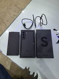 Samsung Galaxy S22 Box Open