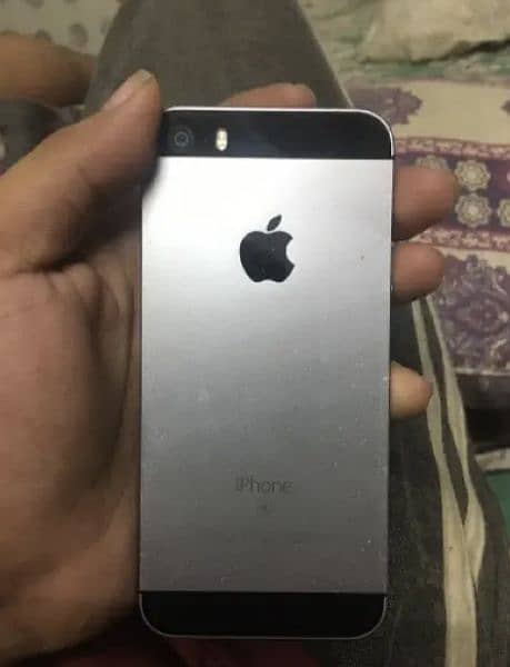 iphone 5se 16 gb hn non pta hn Baki all ok hn set 03702017997 whatspp 1