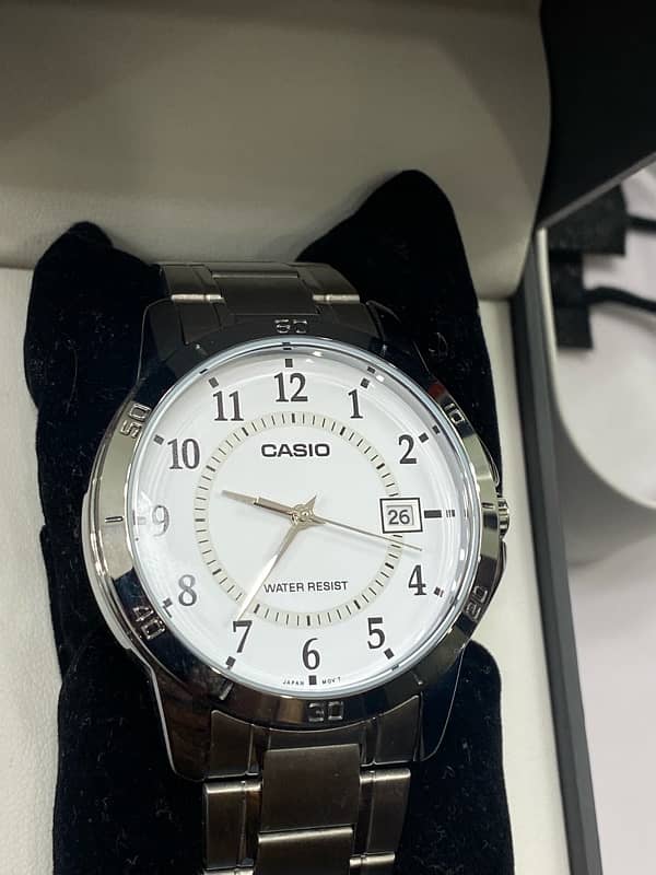 CASIO WATCH WITH WHITE DIAL 0