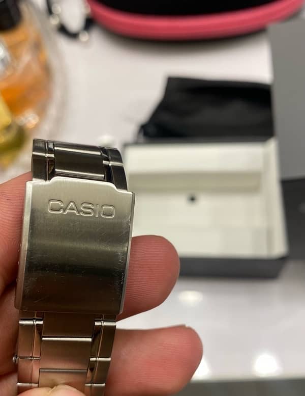 CASIO WATCH WITH WHITE DIAL 4