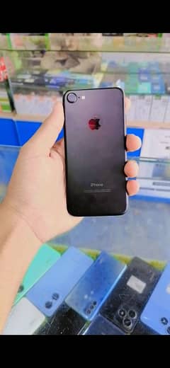 I phone 7. . . non pta. . watarpack. . . battery health 82. . 32gb. .