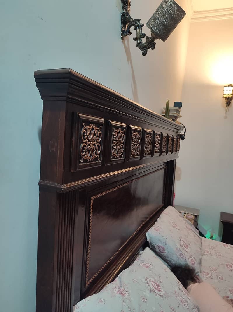 King size wooden bed with sides and dressing table 3