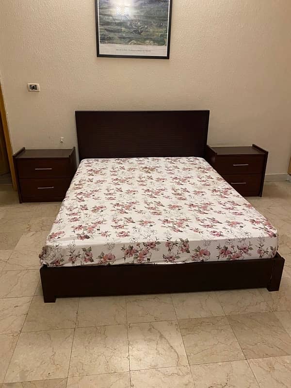 BED + MATTRESS + 1 SIDE TABLE 2