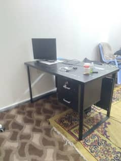 Computer and Study Table 0