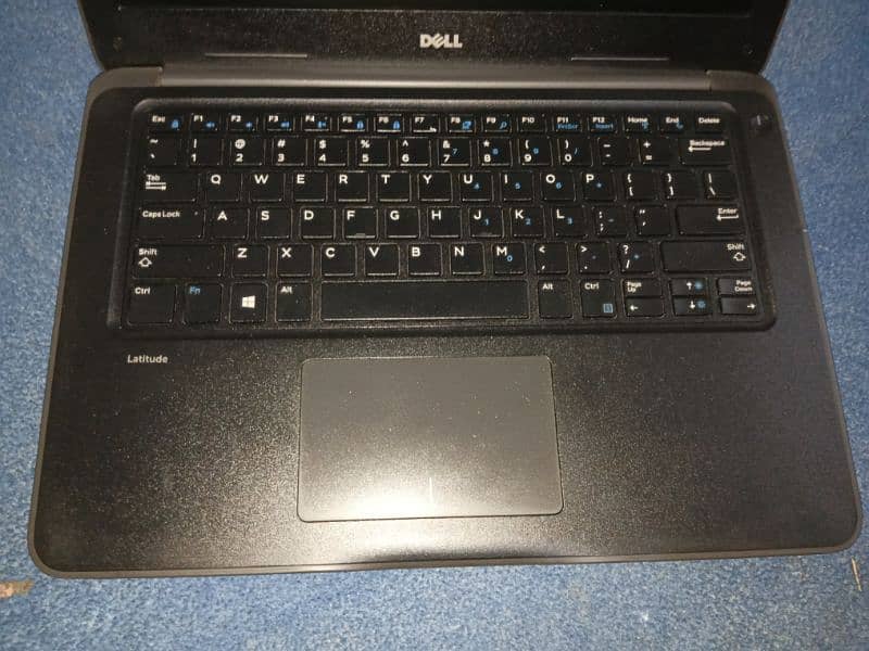 Dell latitude 3380 core i5 7th Gen 3