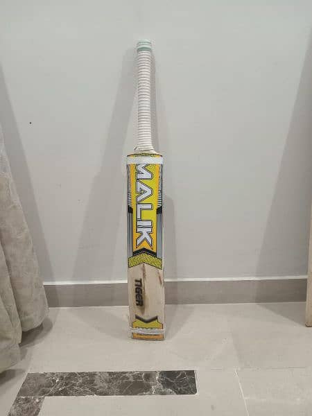 MB Malik Tiger Bat In Excellent Condition For Sale 2