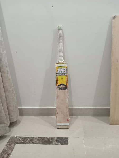 MB Malik Tiger Bat In Excellent Condition For Sale 1