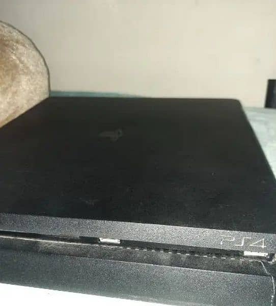 Ps4 slim 2