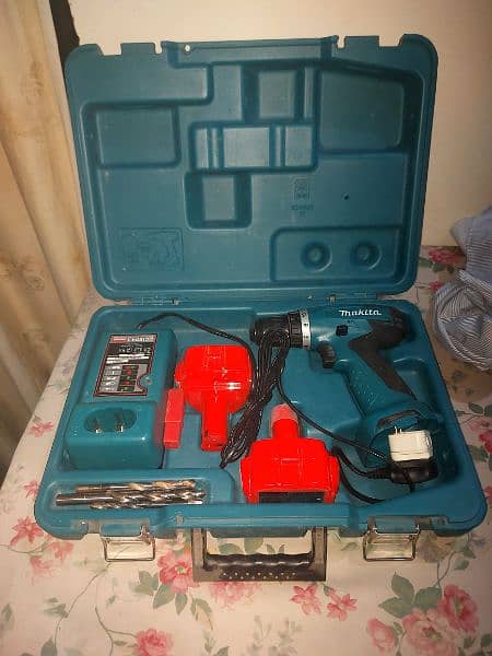 makita 12v battry drill machine 4