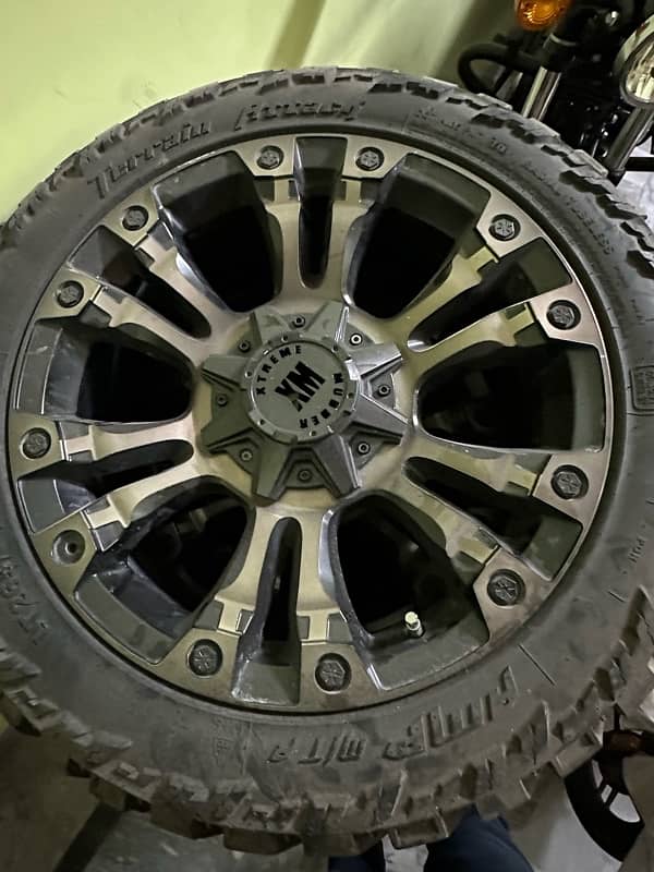 Toyota Hilux 4x4 Alloy Rim & Tyres 4