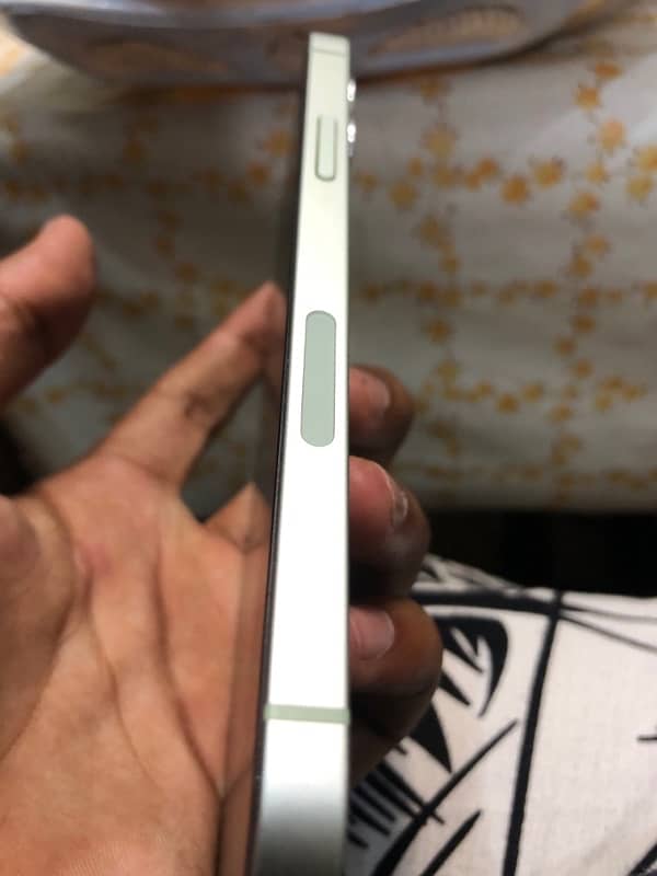 iphone 12 10/10 with box pta approved 2