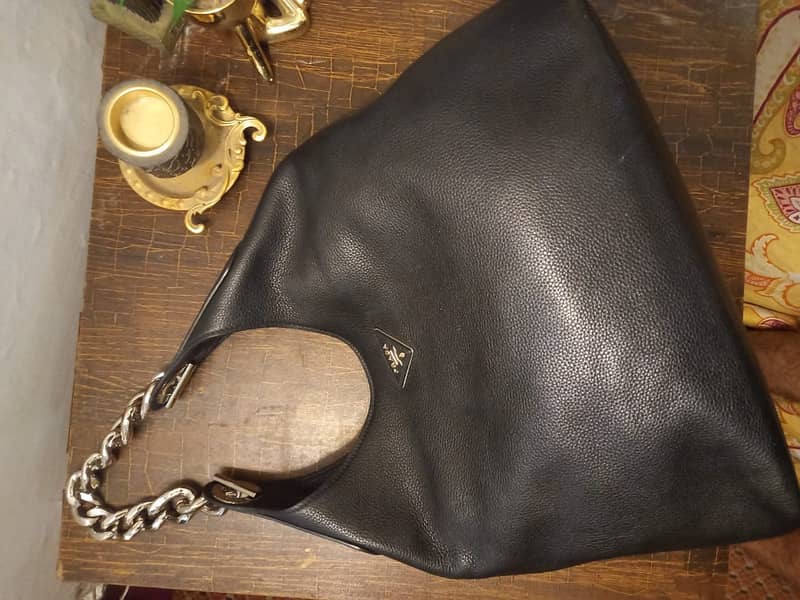 "Elegant Black Prada Bag for Sale – Timeless Luxury and Style" 5