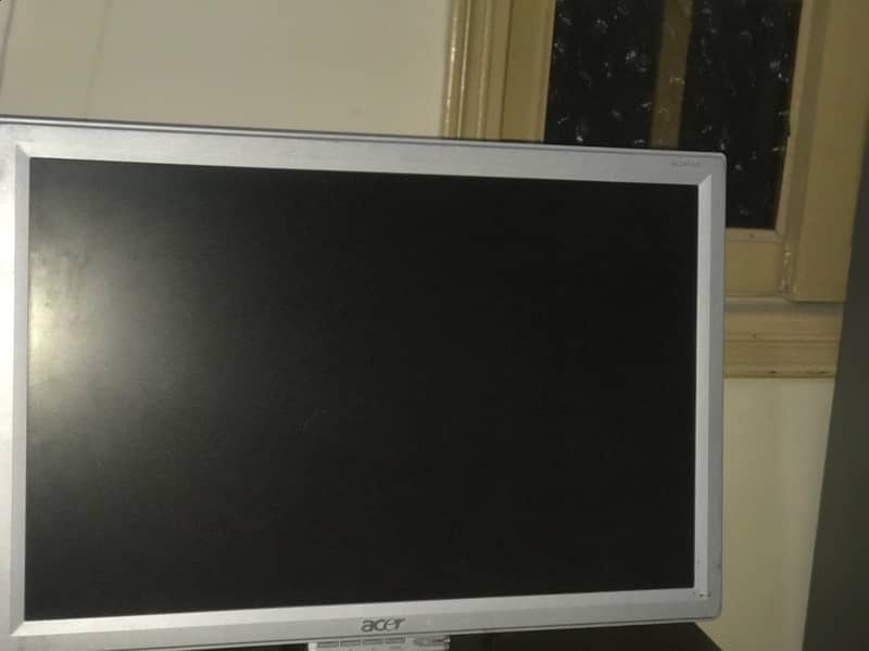 accer company LCD 0