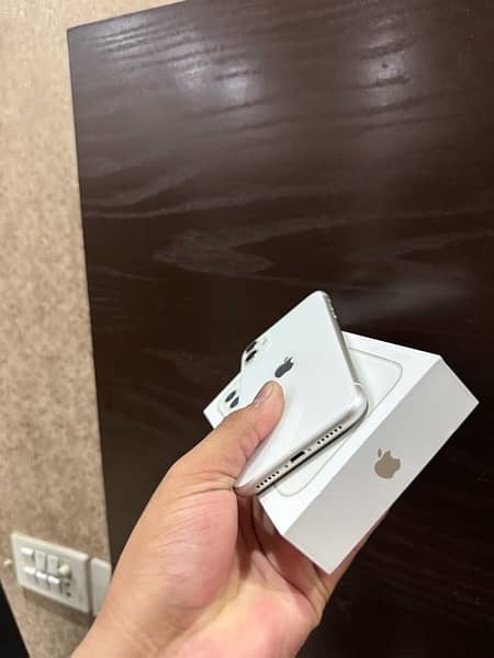 Iphone 11 ( PTA APPROVED 128GB) 4