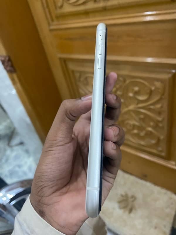 IPHONE 11 non pta 64gb jv WHITE COLOUR WITH BOX 4