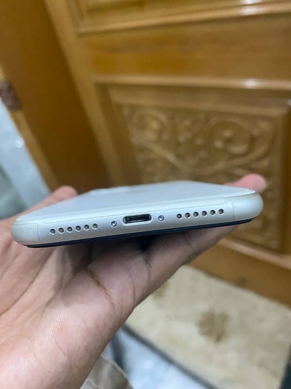 IPHONE 11 non pta 64gb jv WHITE COLOUR WITH BOX 5