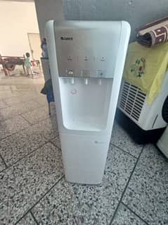 Water dispenser (Gree)