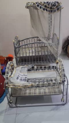 Metal Baby Cot with extra cradle swing cot 0