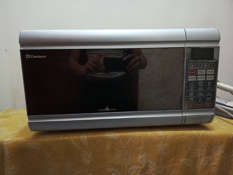 Dawlance Microwave 2