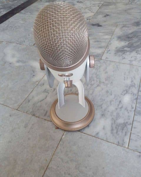 BLUE YATI CONDENSOR MICROPHONE with stand CONDITION 10/10 3