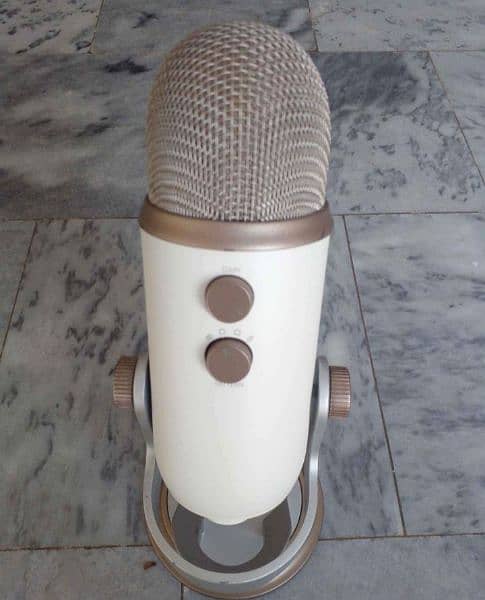 BLUE YATI CONDENSOR MICROPHONE with stand CONDITION 10/10 4