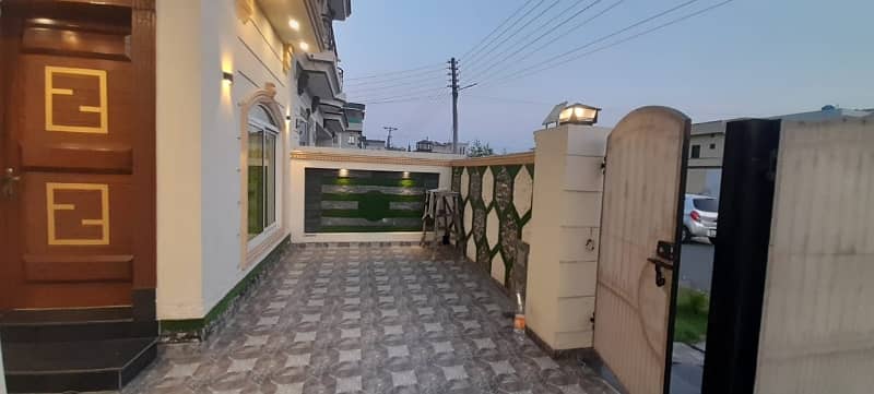 10 Marla Double Storey Brand New House In Central Park 3