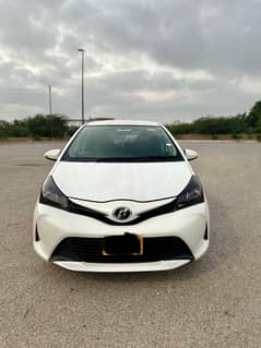 Toyota Vitz 2015  perl white